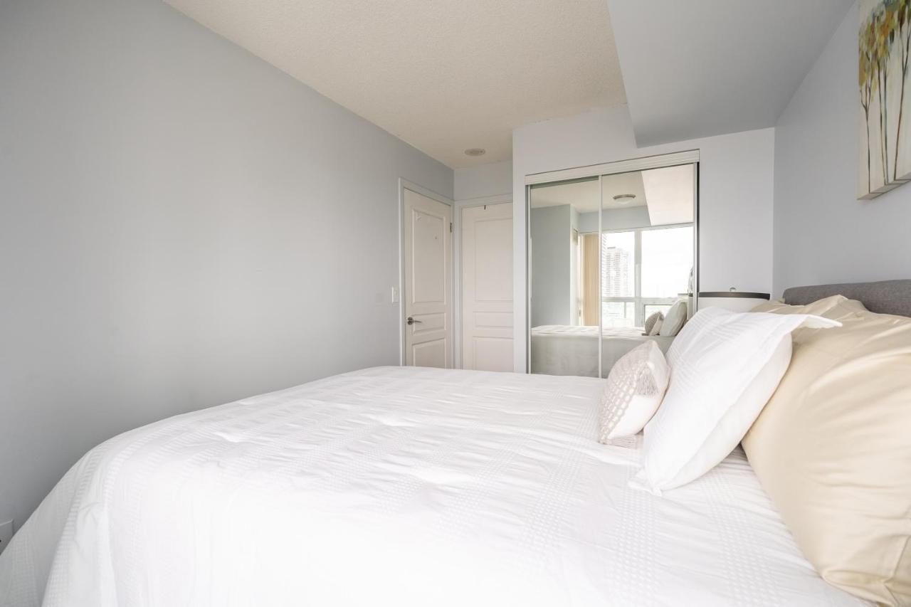 Globalstay Yonge St Condos 토론토 외부 사진