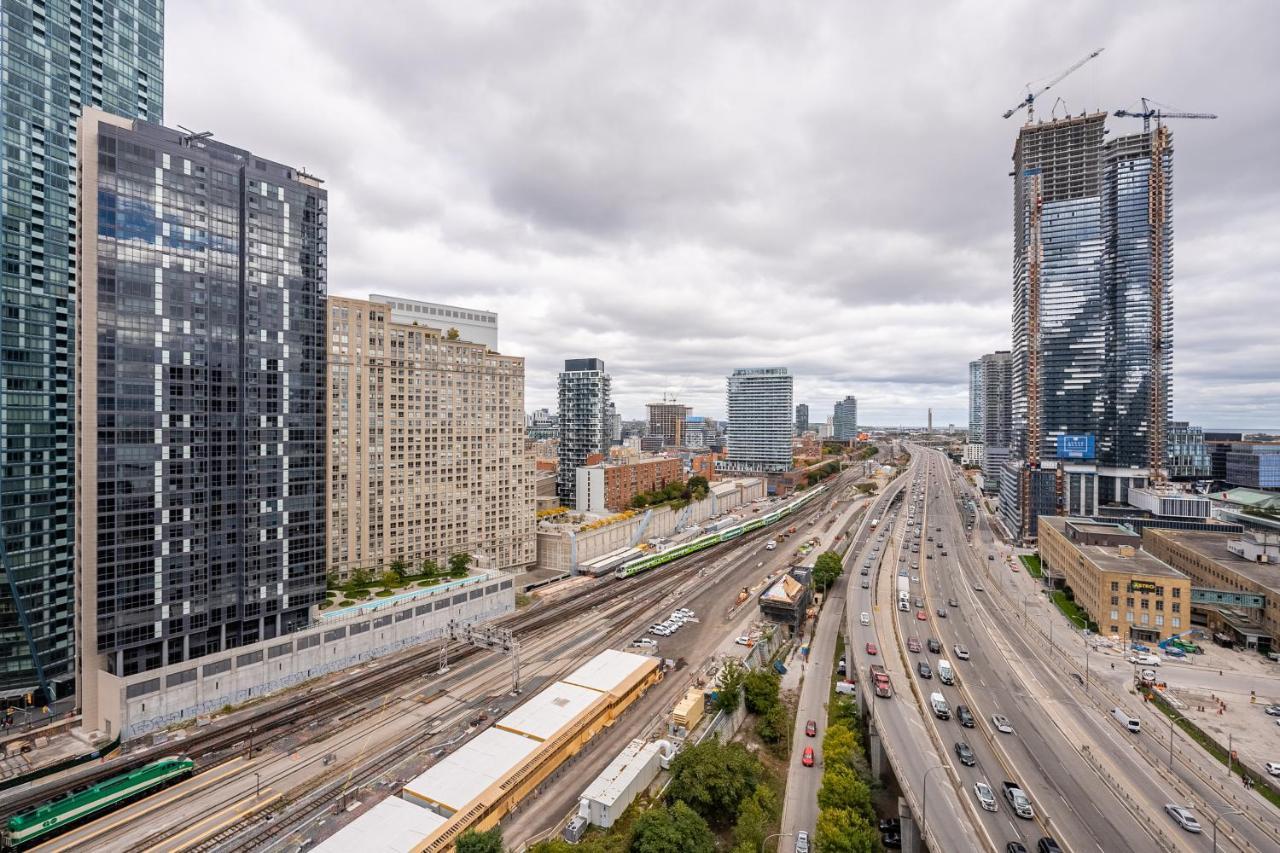 Globalstay Yonge St Condos 토론토 외부 사진