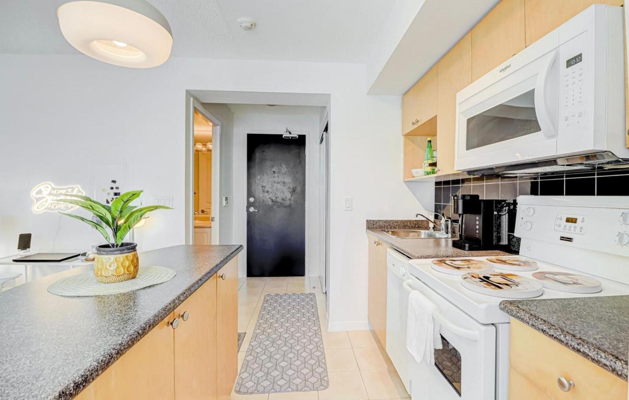 Globalstay Yonge St Condos 토론토 외부 사진