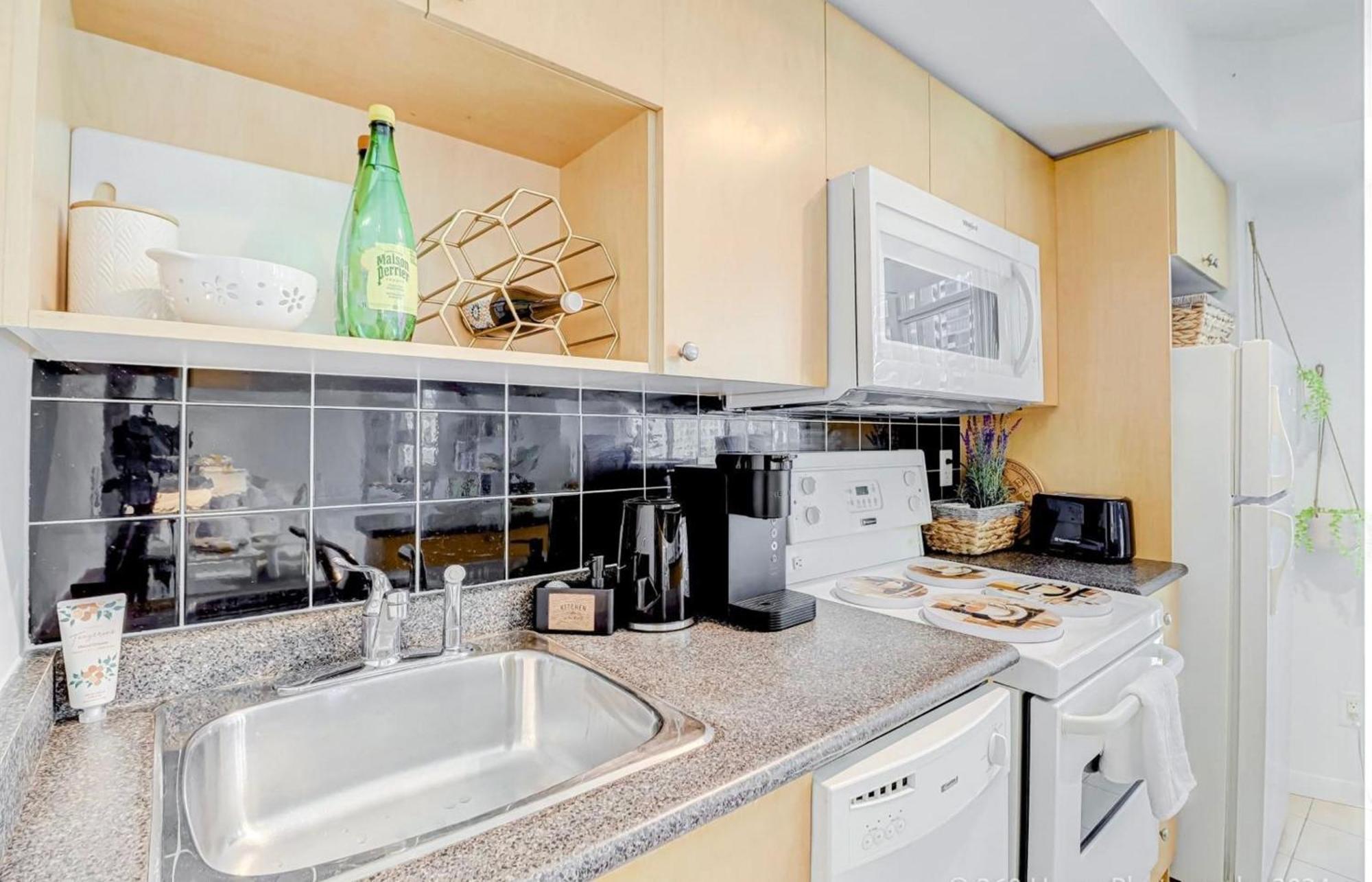 Globalstay Yonge St Condos 토론토 외부 사진