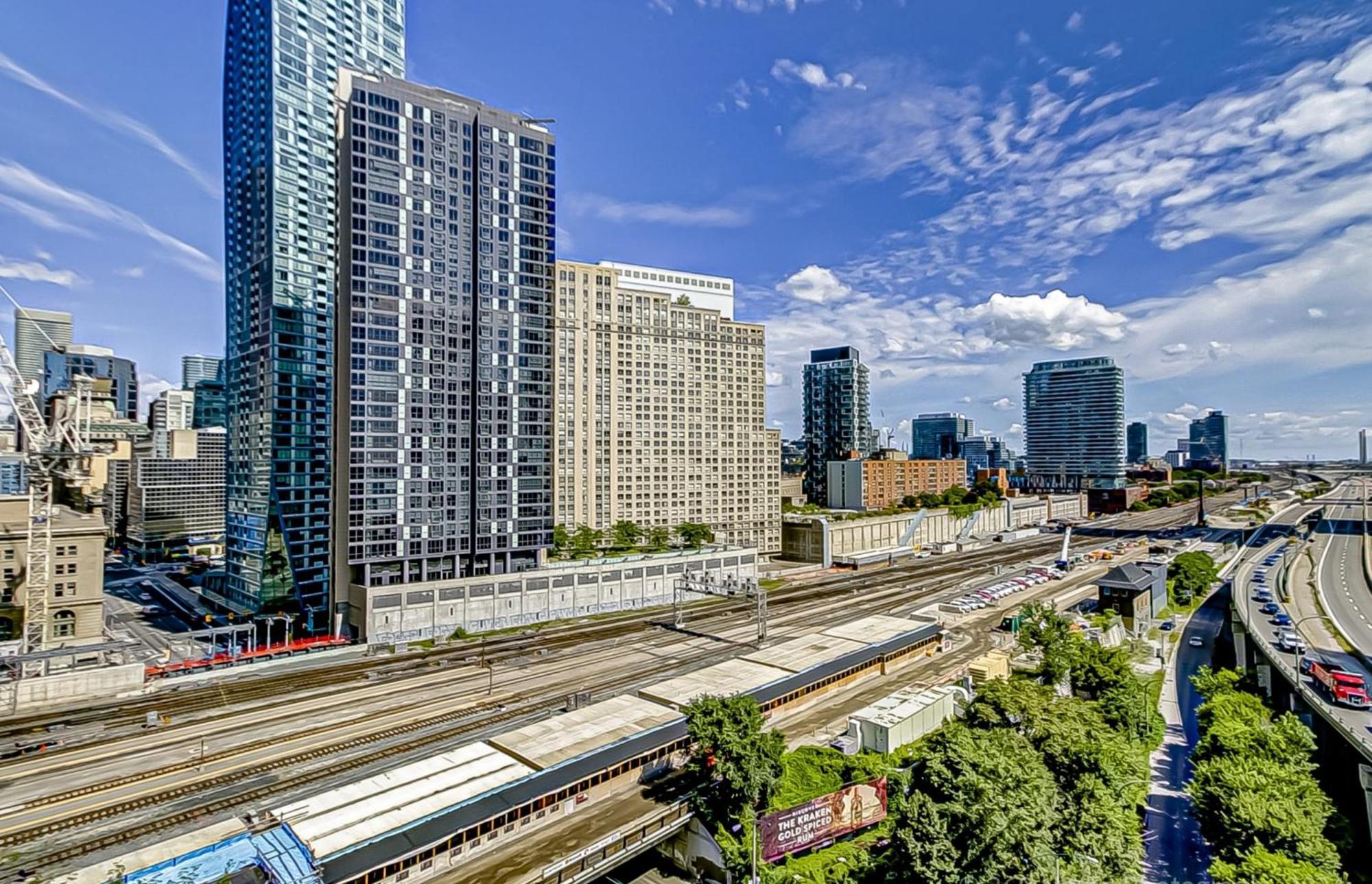 Globalstay Yonge St Condos 토론토 외부 사진